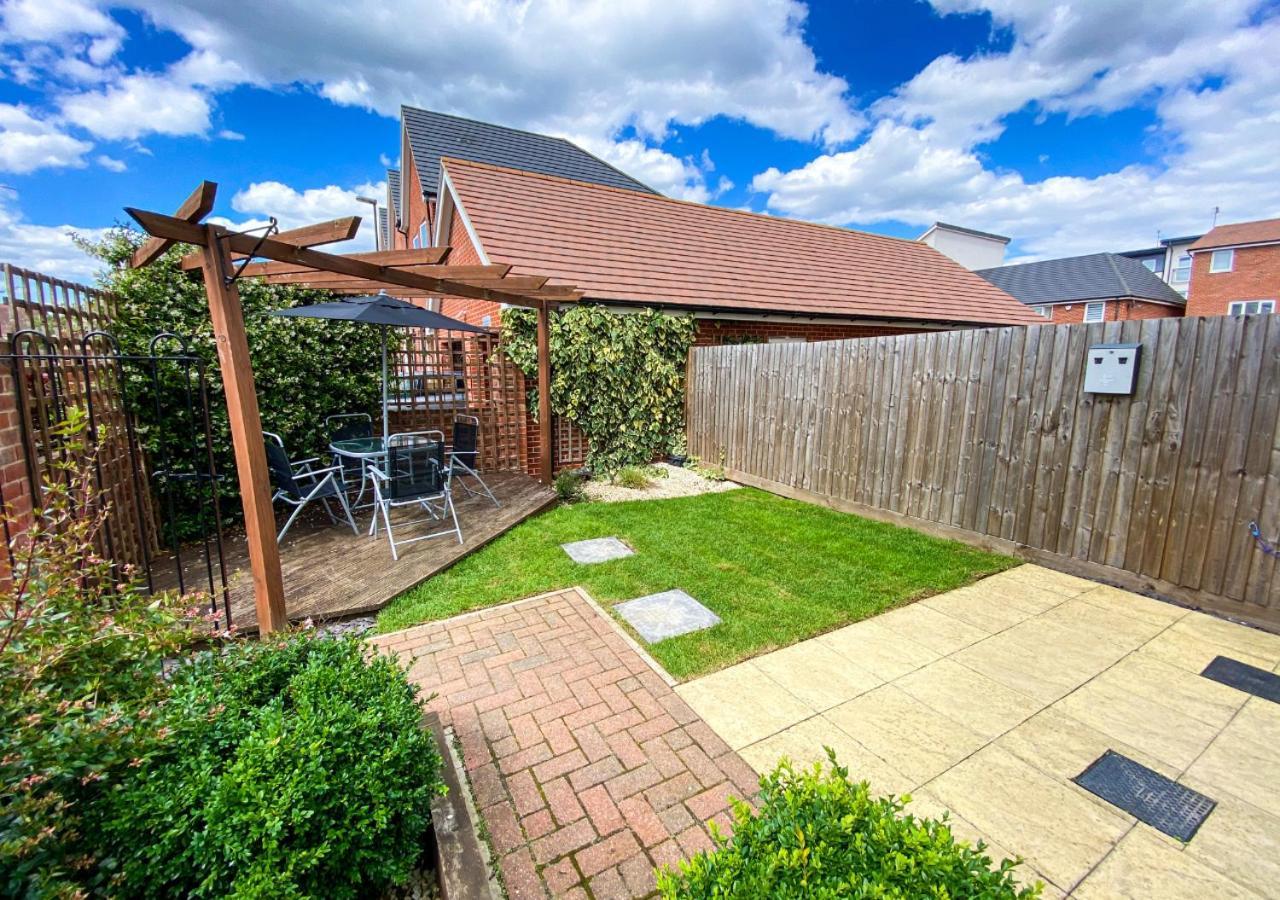 Holiday home Yoko's Centre Haven: Smart Comfort With Parking *