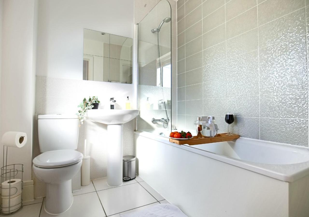 Holiday home Yoko's Centre Haven: Smart Comfort With Parking