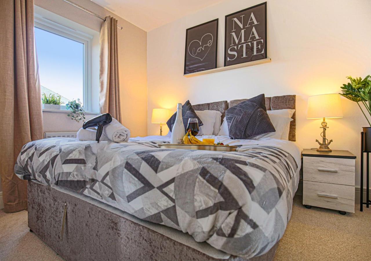 Yoko's Centre Haven: Smart Comfort With Parking * Milton Keynes